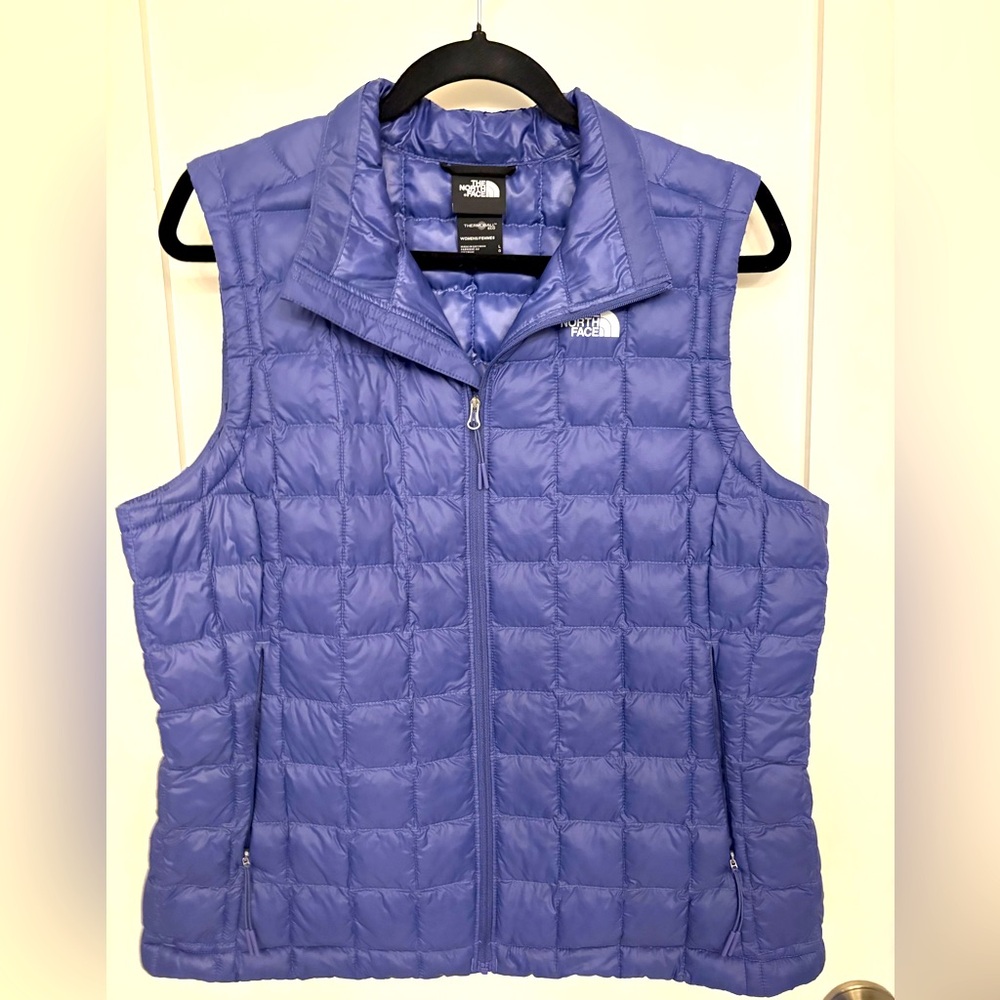 ❤️SOLD❤️ NWOT- THE NORTH FACE VEST WOMENS